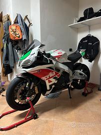 Aprilia rsv4 factory