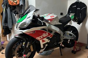 Aprilia rsv4 factory
