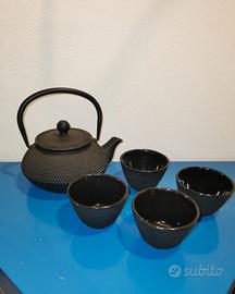 Servizio di tè in ghisa