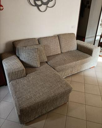 Divano con penisola reversibile