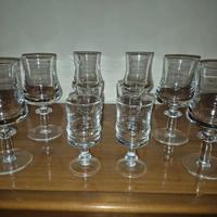 6 bicchieri da liquore e 2 piccoli