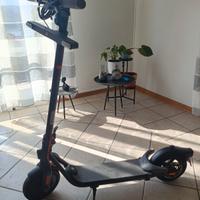 Monopattino elettrico Ninebot F30E