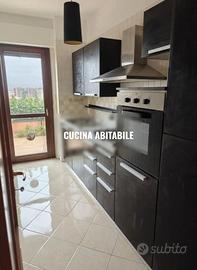 Fiumicino trilocale arredato con terrazzo privato