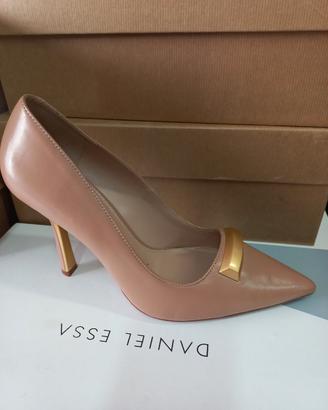 décolleté con tacco 