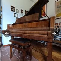 Piano a coda Petrof Model IV