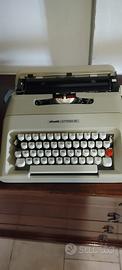 Macchina da scrivere Olivetti Lettera 35