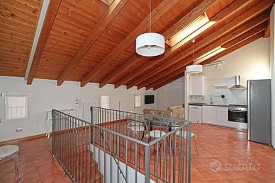 Attico / Mansarda di 98 m² con 3 locali a Bologna