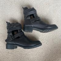 Stivali bassi n.40 con fibbie