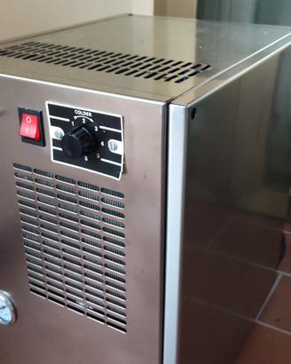 Refrigeratore acqua domestico