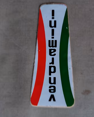 Adesivo vintage anni 70 vendramini Treviso 