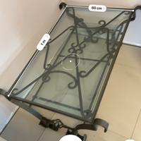 Tavolino in ferro battuto e vetro infrangibile