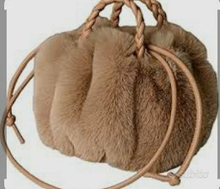 borsetta in morbido peluche 