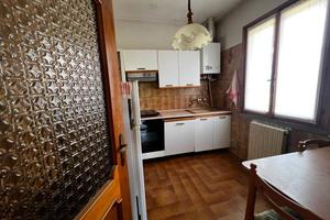 Villa di 200 m² con più di 5 locali e box auto dop