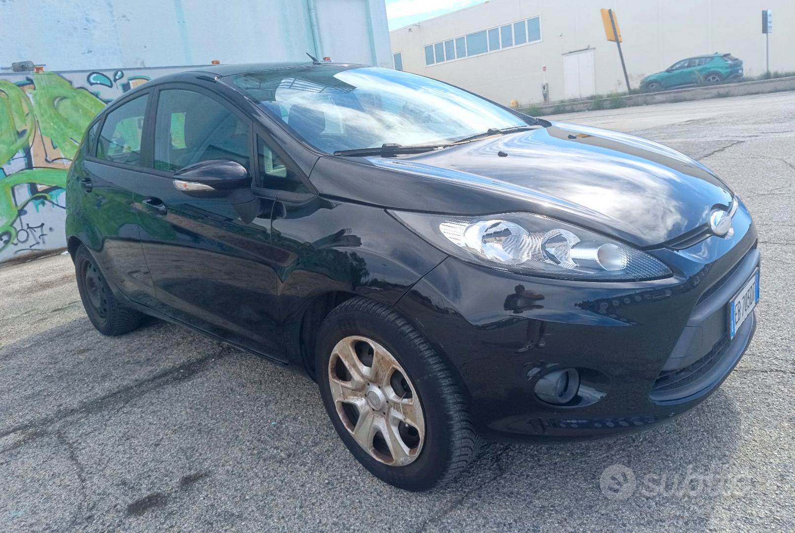 Ford Fiesta 2010 photo 3