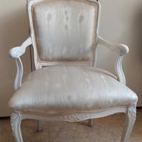 Poltroncina bianca stile Luigi XIV shabby