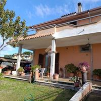 PORZIONE DI BIFAMILIARE A ROCCA DI PAPA