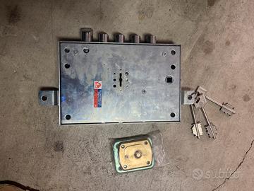 Serratura porta blindata