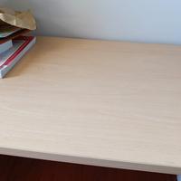 Scrivania e libreria