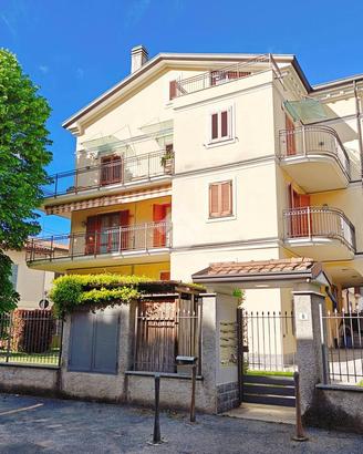 4 LOCALI A CARATE BRIANZA