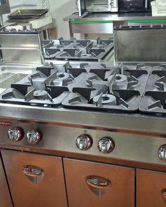atrezatura per ristorante
