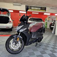 Kymco agility 125 (2024) + 2 caschi