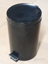 Pattumiera in acciaio a pedale