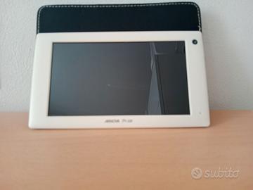 Tablet con cornice bianca