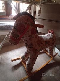 cavallo a dondolo vintage parlante