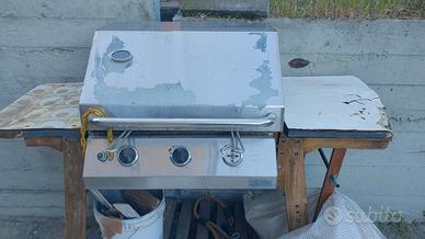 barbecue in acciaio inox