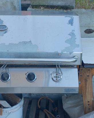 barbecue in acciaio inox