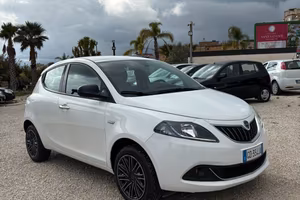 Lancia Ypsilon 1.0 FireFly 5 porte S&S Hybrid Ecoc