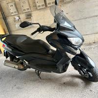 X-Max Yamaha 250