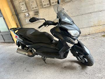 X-Max Yamaha 250