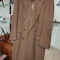 Cappotto color cammello. 