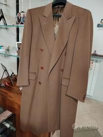 Cappotto color cammello. 
