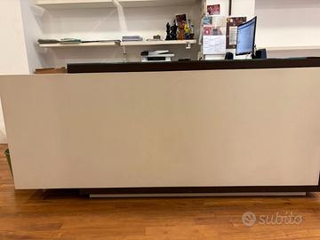 Mobile cassa per attività commeciale