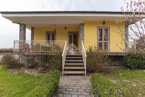 VILLA SINGOLA A NOLE