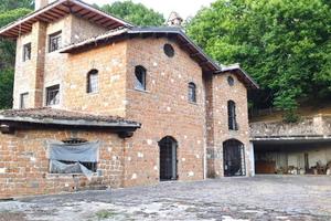 Rustico / Casale di 450 m² con più di 5 locali a S