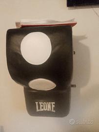 vari attrezzi per boxe