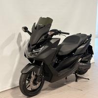 Honda forza 125