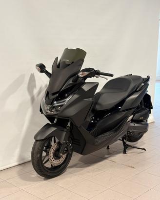 Honda forza 125