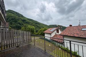 Appartamento con giardino, porticato e box