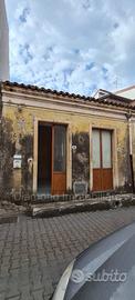 Casa indipendente con cortile a Piedimonte Etneo