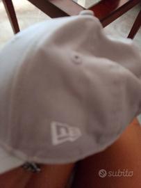 cappello grigio 