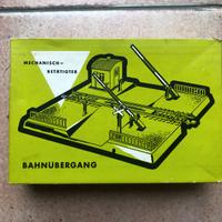 trenini MARKLIN passaggio a livello 7390