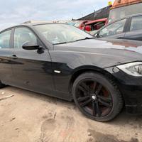 Disponibili ricambi usati per BMW E90 Berlina anno