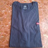 t-shirt levis taglia M