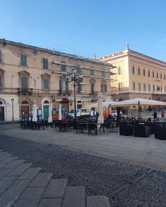 Piazza d'italia in palazzo storico