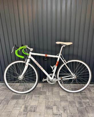 Bicicletta scatto fisso