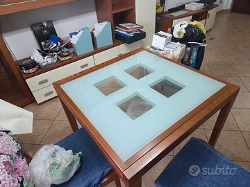 tavolo in legno e vetro più 4 sedie
